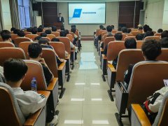 次以“飞机及航空策动机成长概述”为从题